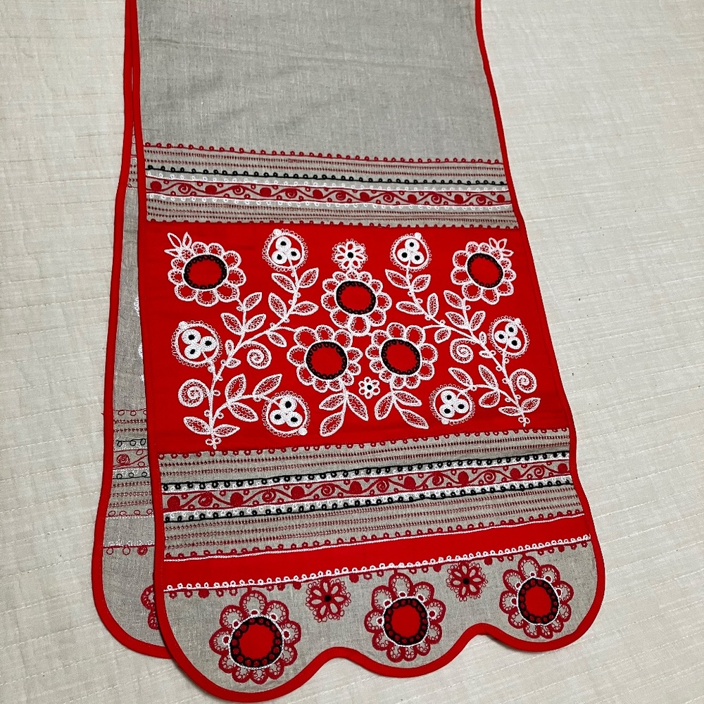 Vintage Embroidered Ukrainean Table Runner